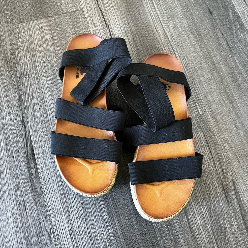 Platform sandals